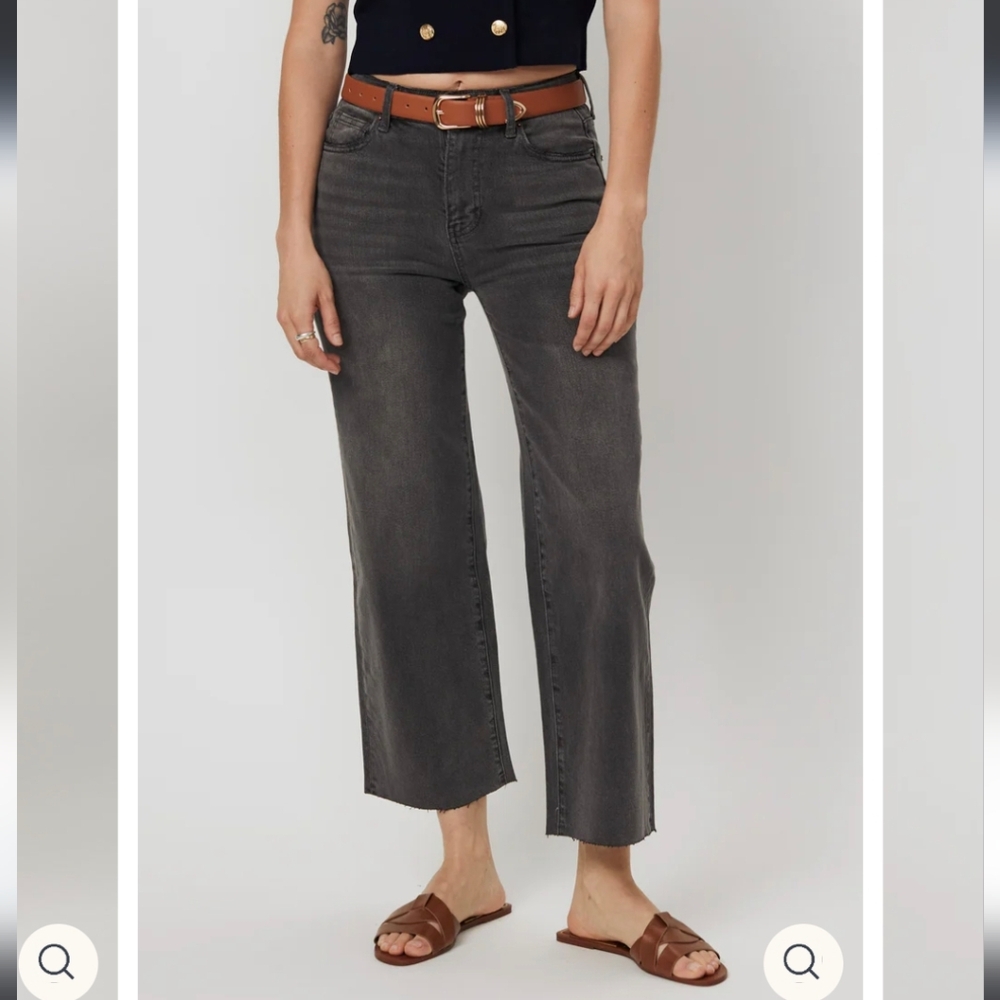 Oliver Logan SUPER CUTE Wide Leg Cropped Jeans - Washed Black